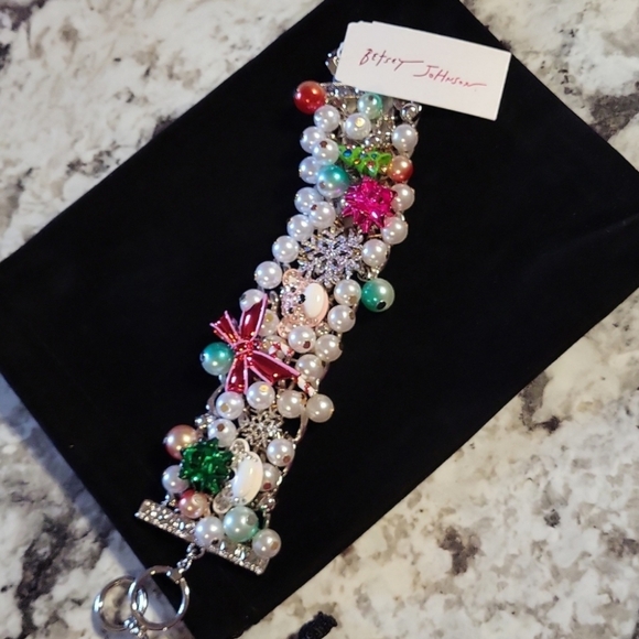 Betsey Johnson holiday polar bear Snowflake Bows - Picture 1 of 8